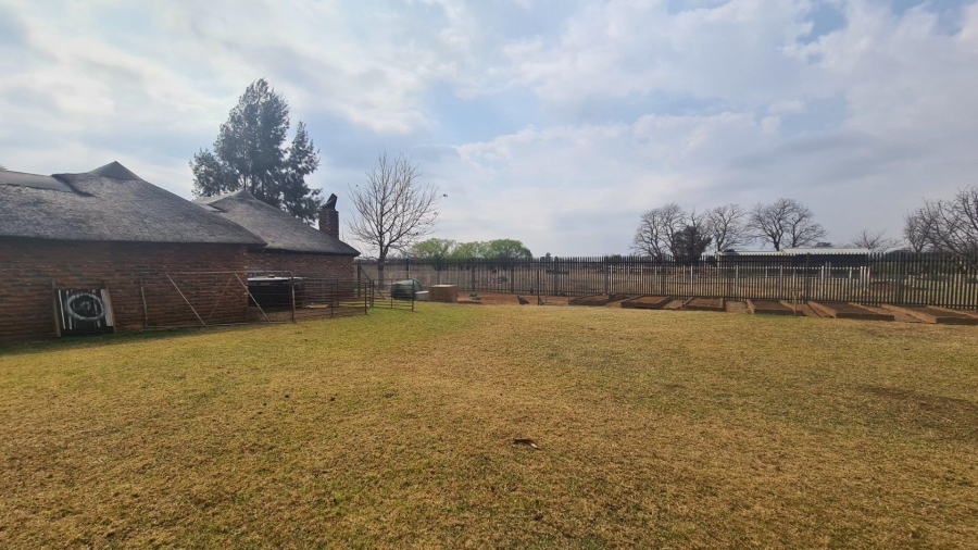 5 Bedroom Property for Sale in Wilgeboom A H North West